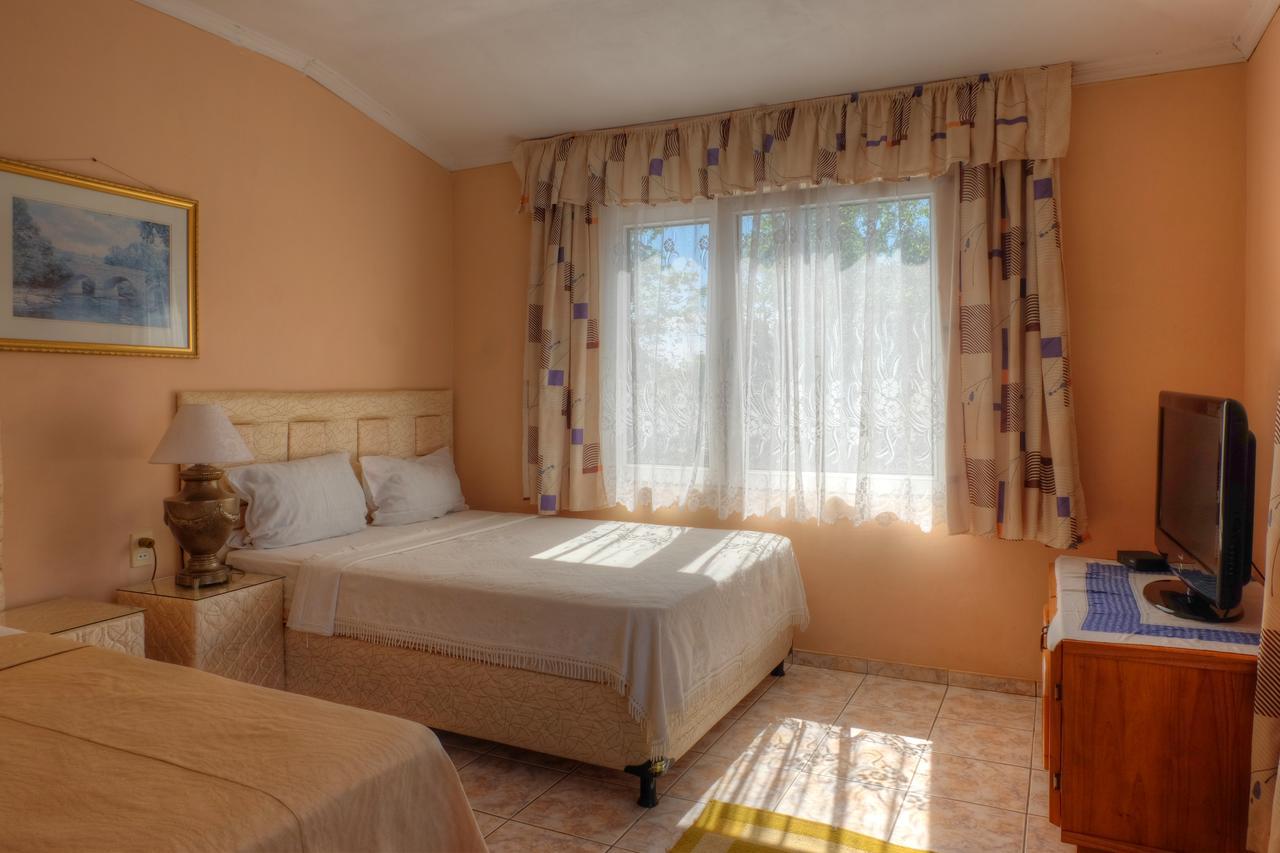 Hotel Independencia Kültér fotó
