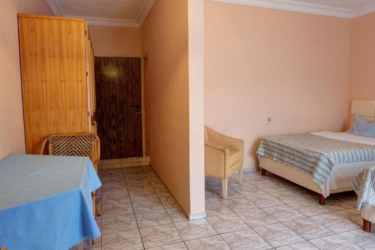 Hotel Independencia Kültér fotó